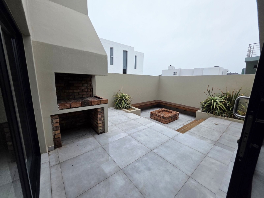 3 Bedroom Property for Sale in Calypso Beach Western Cape